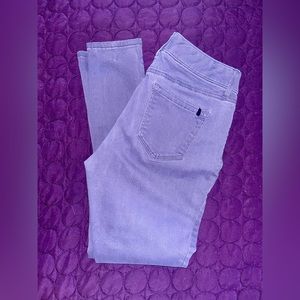 8P Lavender Gloria Vanderbilt slimming effect skinny jeans. Like new